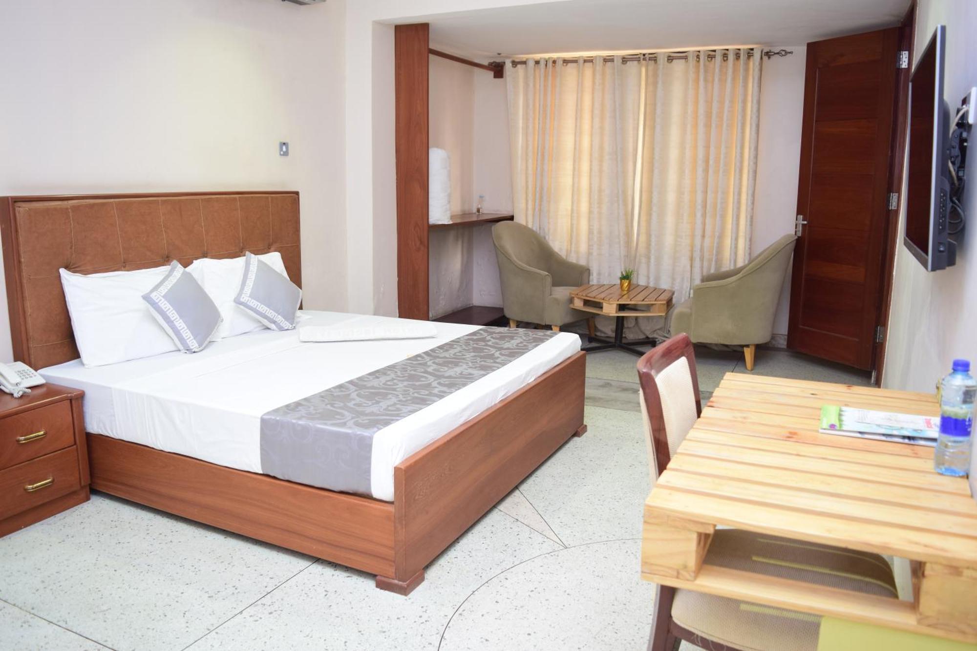 Хостел K27 Premier Backpackers Дар-ес-Салам Екстер'єр фото